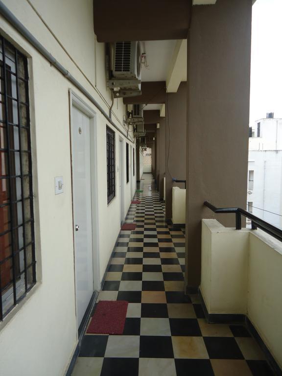 Sri Sai Comforts Hotel Bangalore Exterior foto