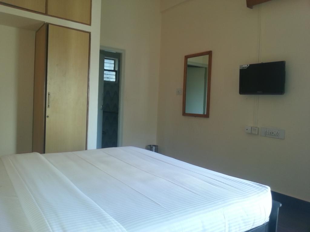 Sri Sai Comforts Hotel Bangalore Quarto foto